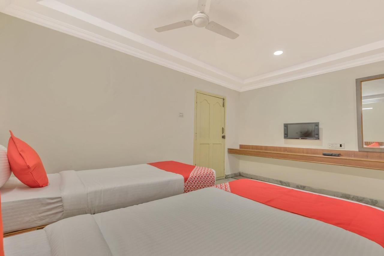 Oyo 11428 Hotel Krishna'S Residency Hyderabad Bagian luar foto