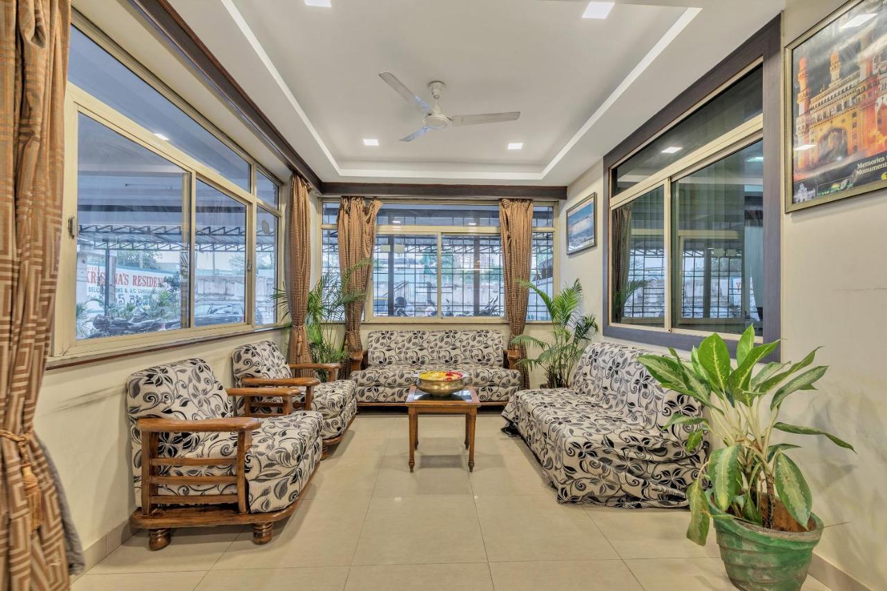 Oyo 11428 Hotel Krishna'S Residency Hyderabad Bagian luar foto